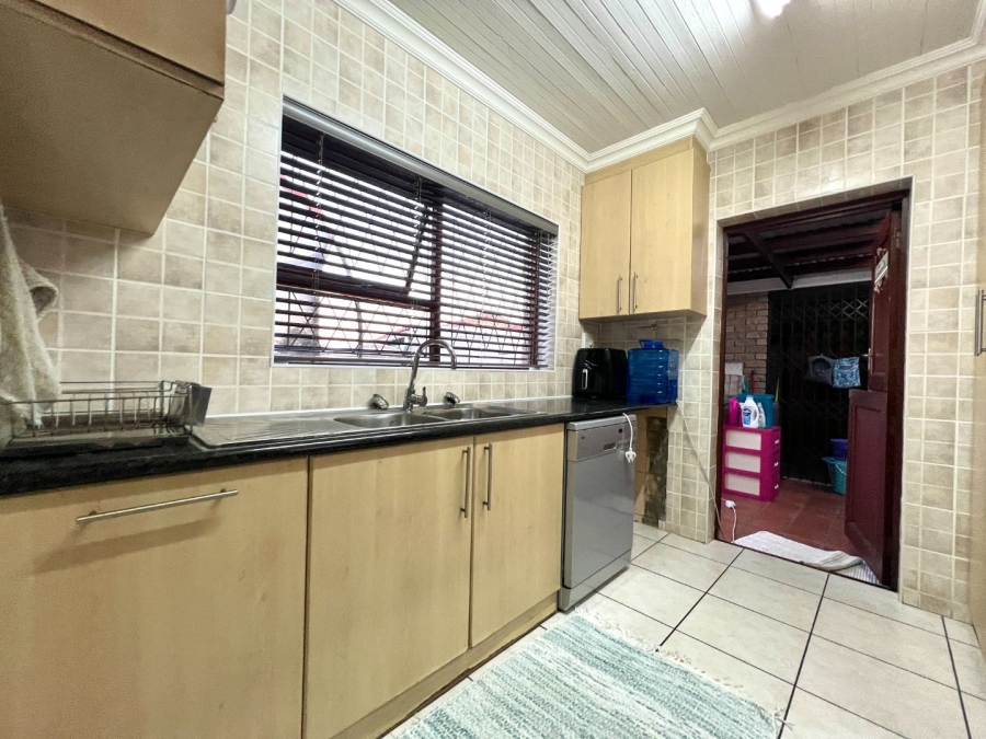 4 Bedroom Property for Sale in Walmer Downs Eastern Cape